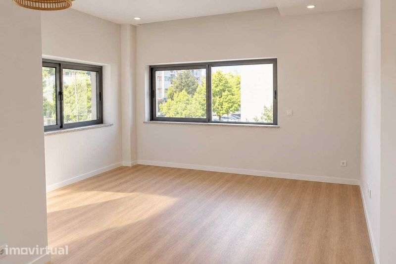 Apartamento T2 totalmente remodelado no centro de Viseu - Grande imagem: 2/9