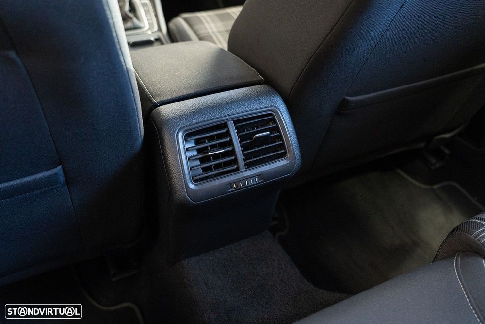 VW Golf 2.0 TDI GTD DSG - 38