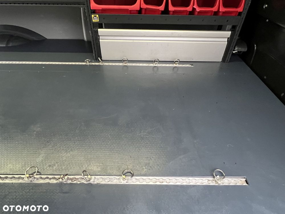 Volkswagen TRANSPORTER T6,1 - 32