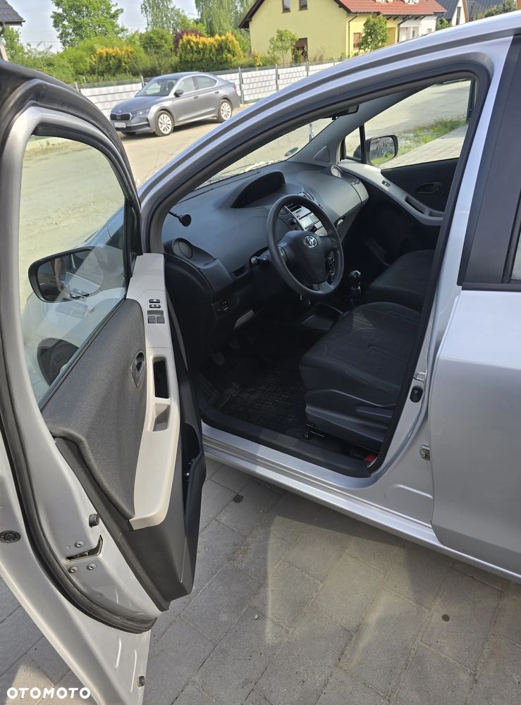 Toyota Yaris 1.33 VVT-i Life - 11