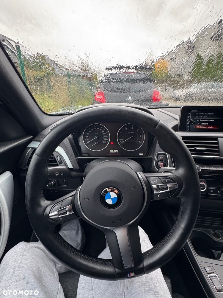 BMW Seria 1 120d M Sport - 8