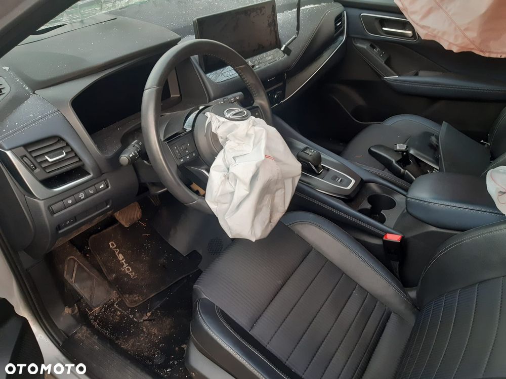 Nissan Qashqai 1.3 DIG-T mHEV N-Connecta Xtronic - 9