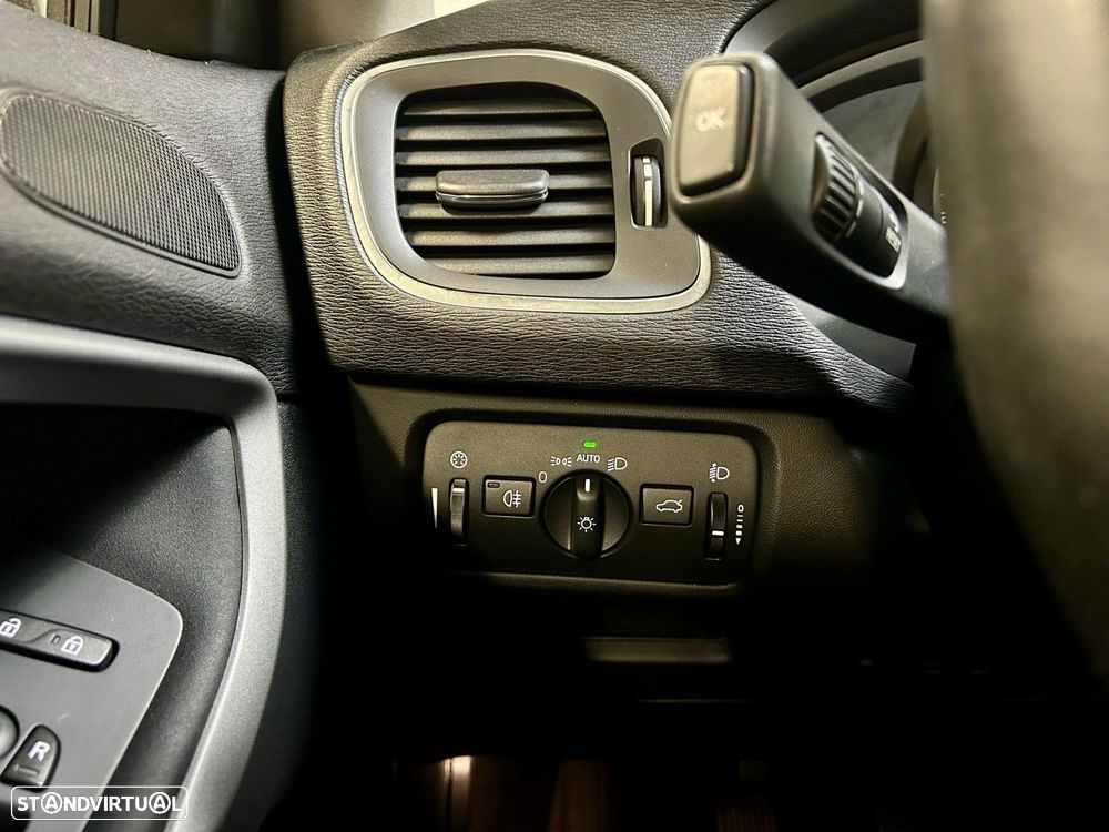 Volvo V40 2.0 D2 Momentum - 13