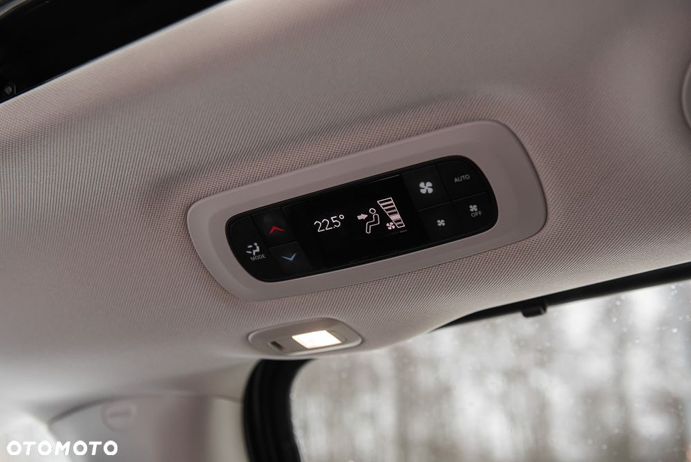 Chrysler Pacifica - 31