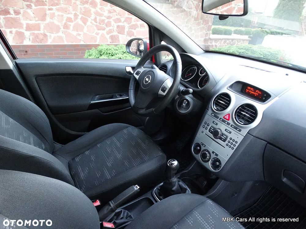 Opel Corsa 1.4 16V Satellite - 18
