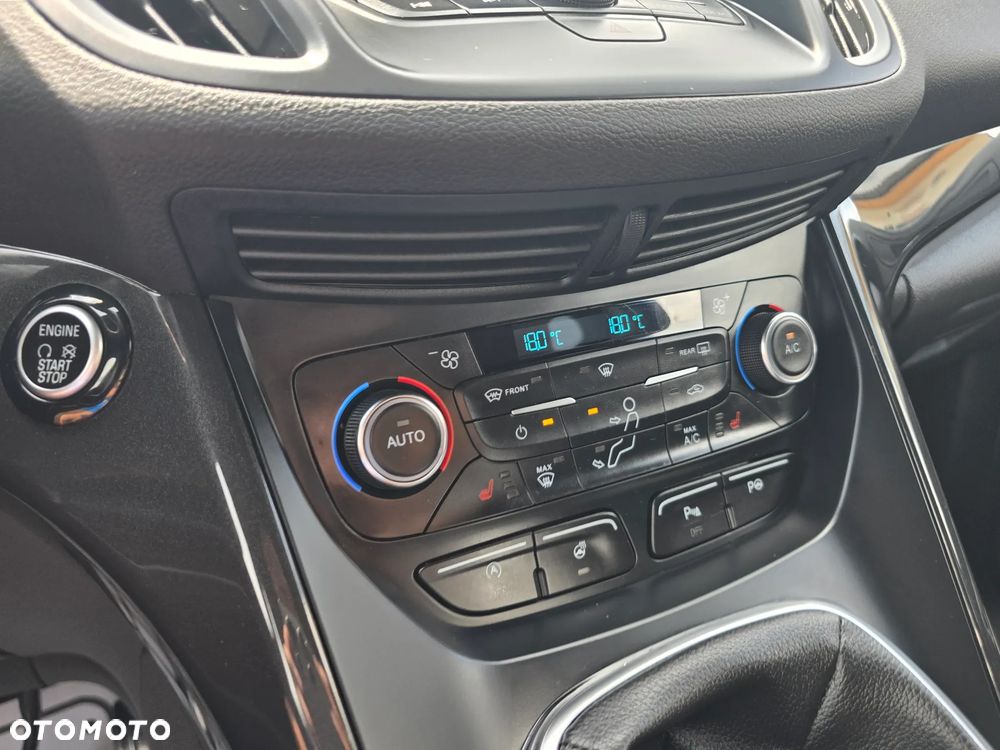 Ford Kuga 2.0 TDCi 2x4 ST-Line - 29
