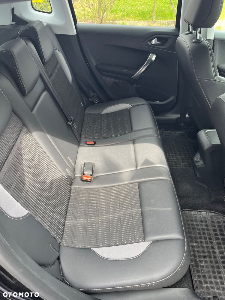 Peugeot 2008 1.2 Pure Tech Active S&S - 10