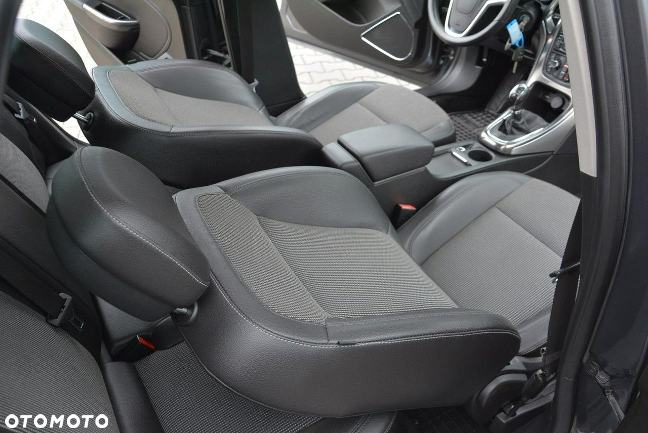 Opel Astra 1.6 Turbo Sports Tourer Innovation - 19