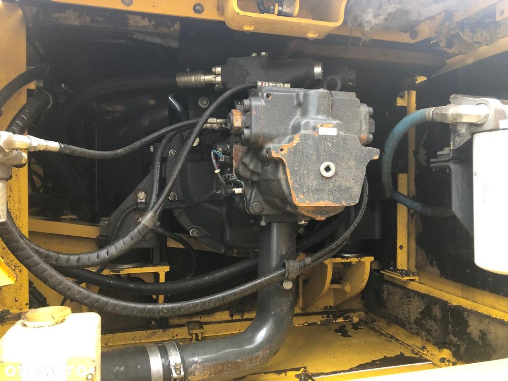 Komatsu 350LC-8 Long Reach - 14