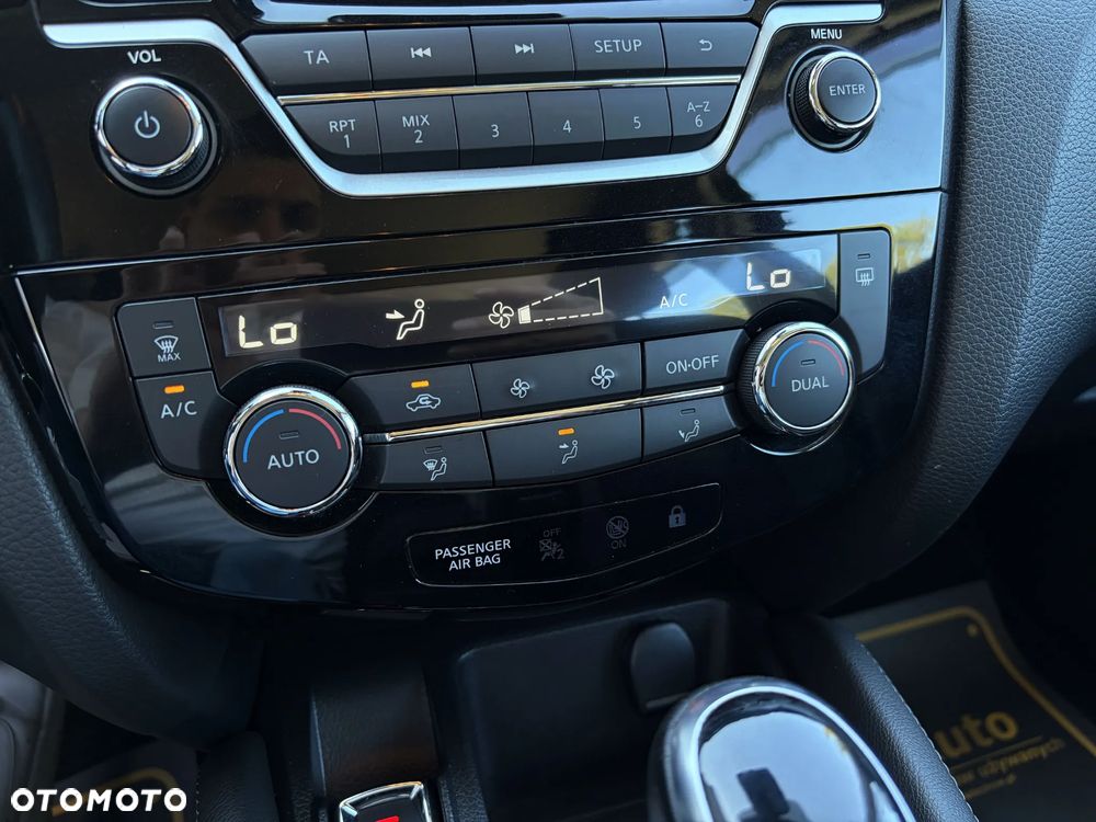 Nissan Qashqai 1.6 DCi N-Connecta Xtronic - 30