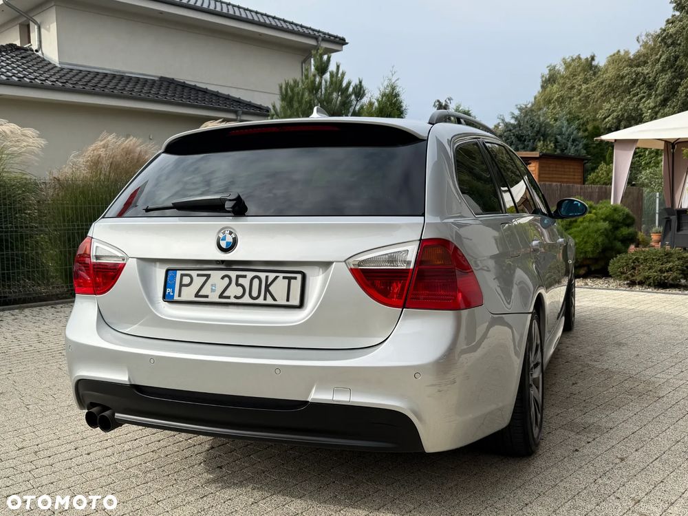 BMW Seria 3 325xi Touring - 5