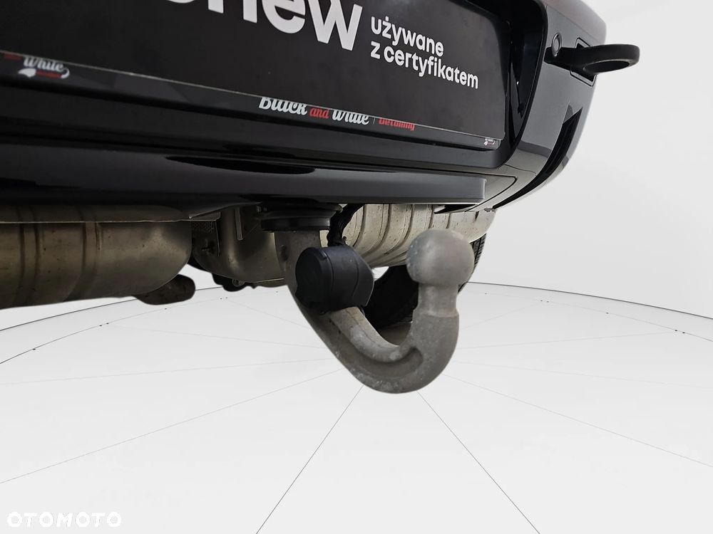 Land Rover Defender - 34