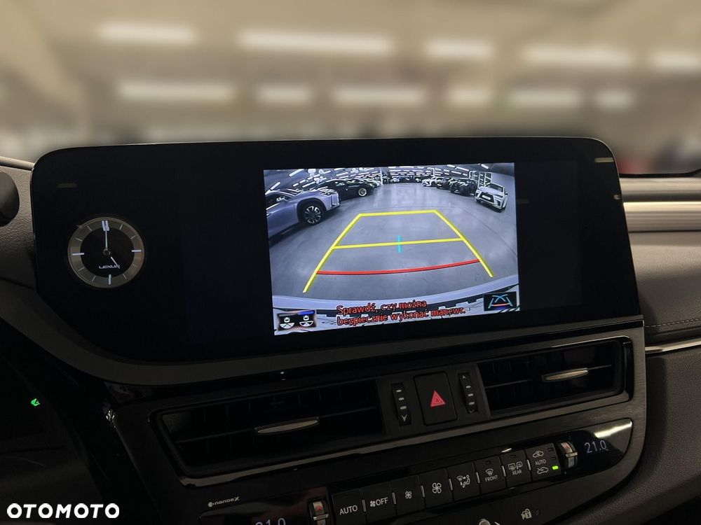 Lexus ES 300h F Sport Edition - 24