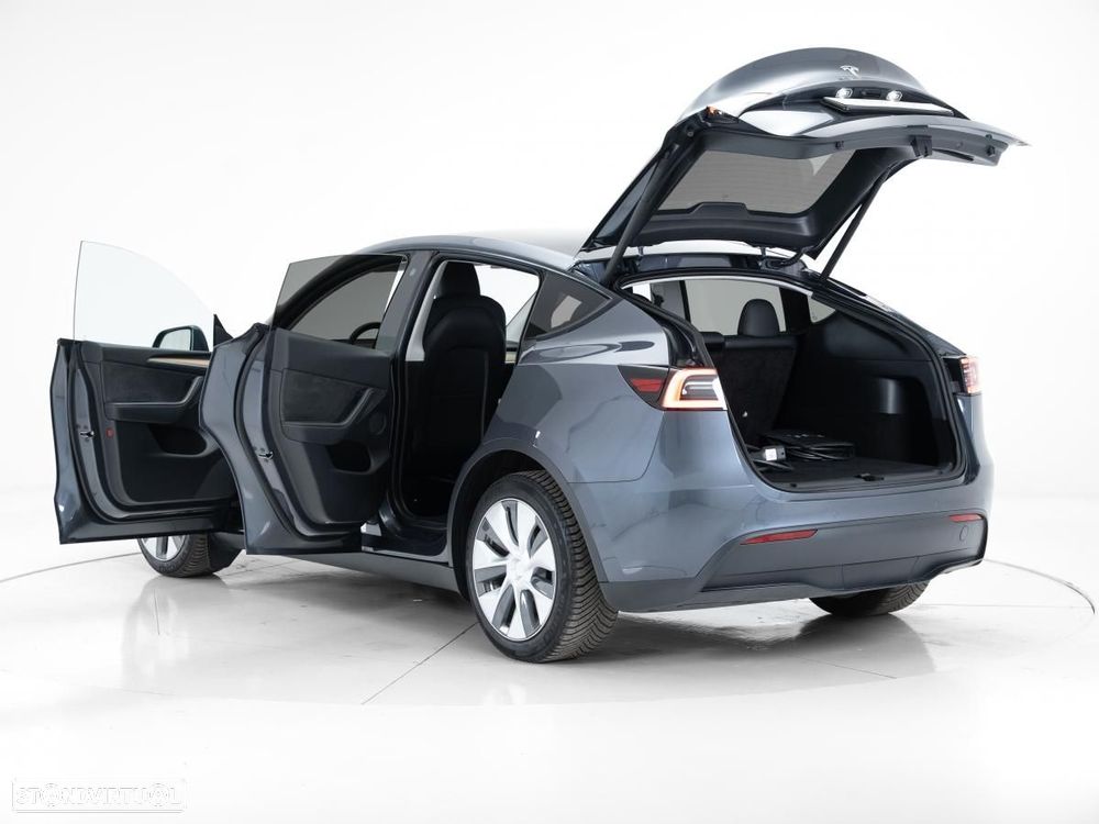 Tesla Model Y Long Range Dual Motor AWD - 6