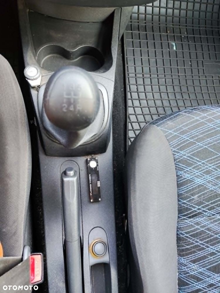 Renault Clio - 13