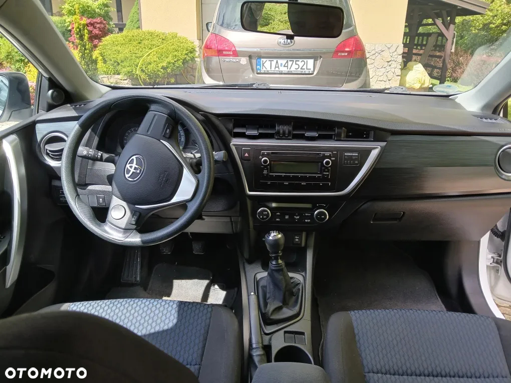 Toyota Auris 1.33 Dual-VVT-i Design Edition - 9