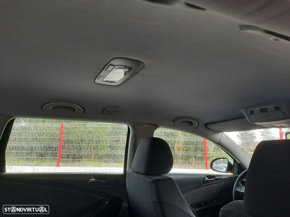 VW Passat Variant 2.0 TDi Confortline - 35