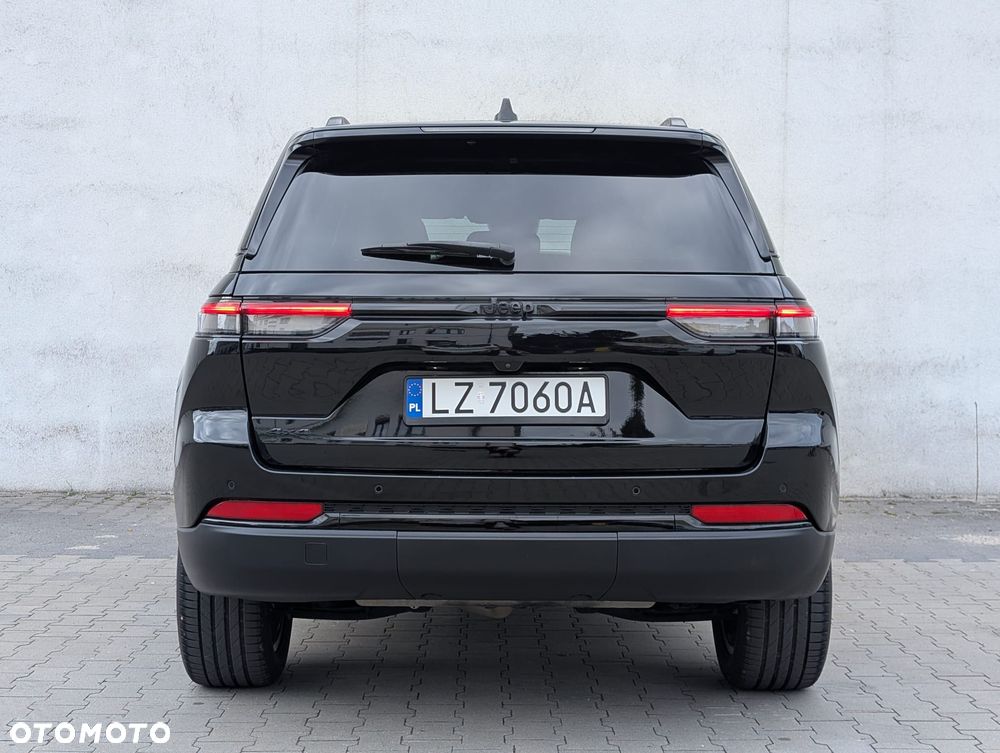 Jeep Grand Cherokee - 34