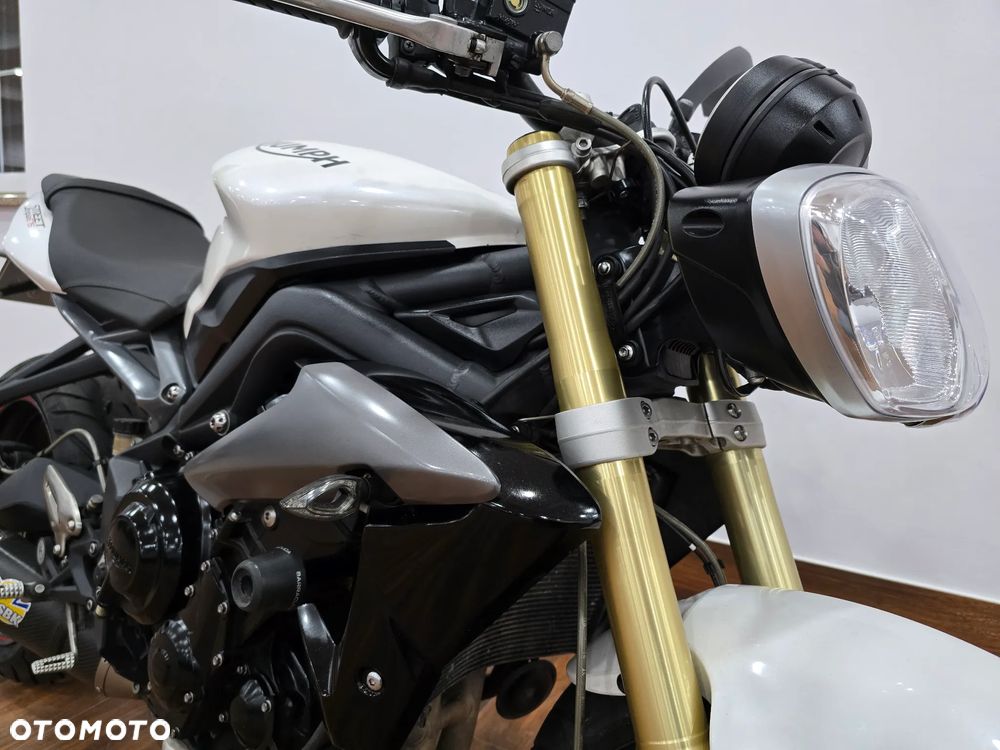 Triumph Street Triple - 21