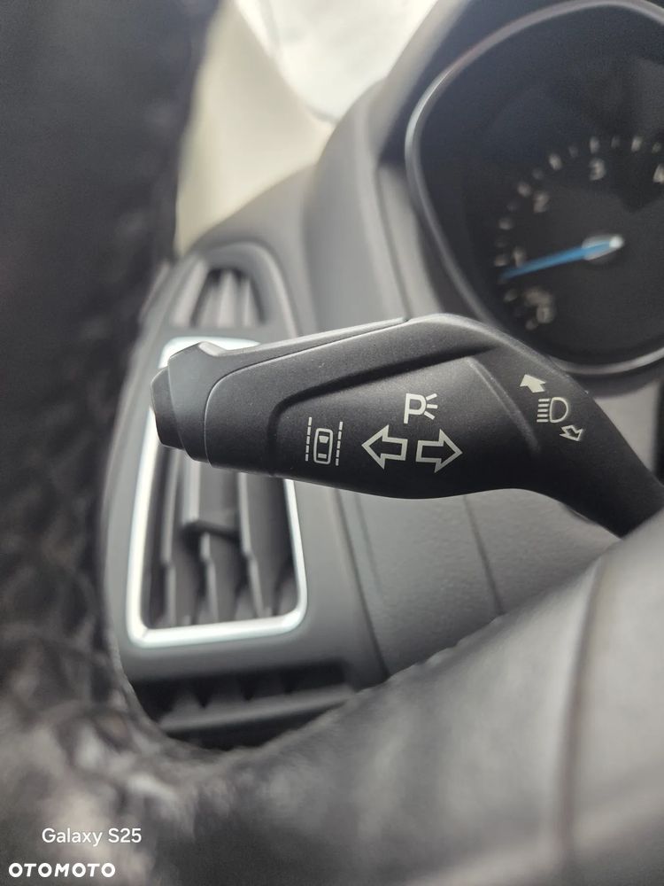 Ford Focus 1.5 EcoBlue Start-Stopp-System TITANIUM - 16