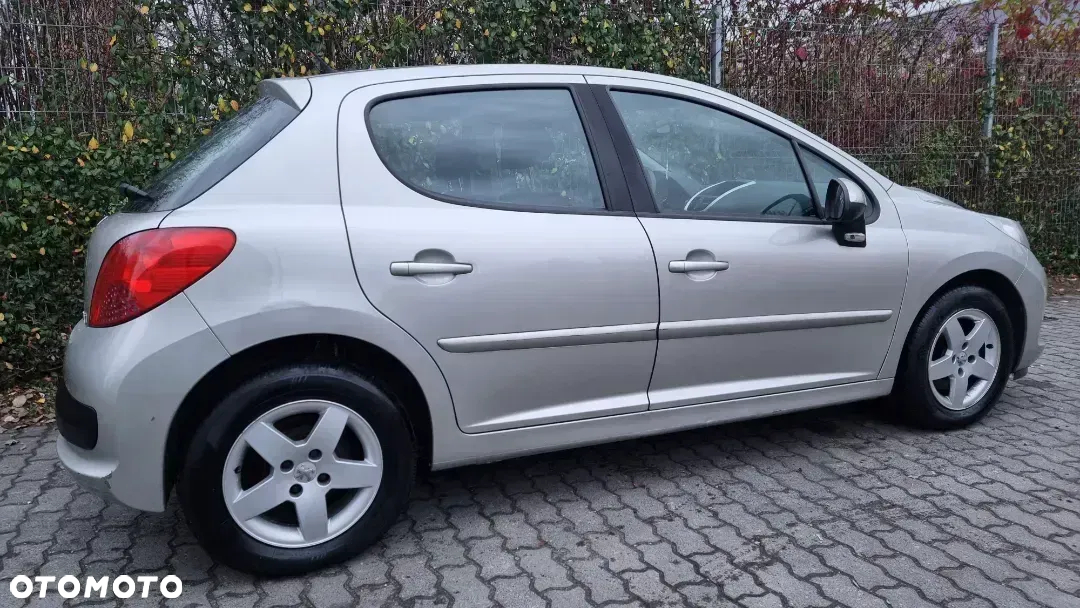 Peugeot 207 1.4 16V Trendy - 5