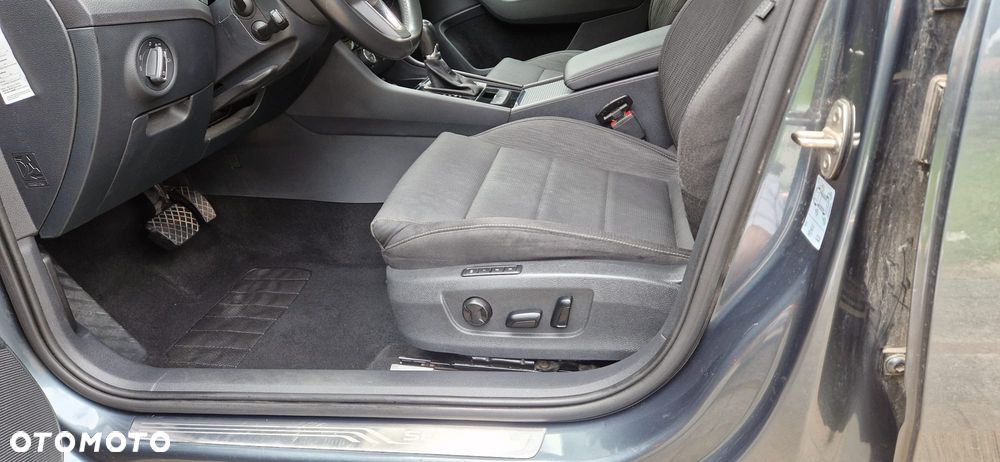 Skoda Superb 2.0 TDI DSG Ambition - 4
