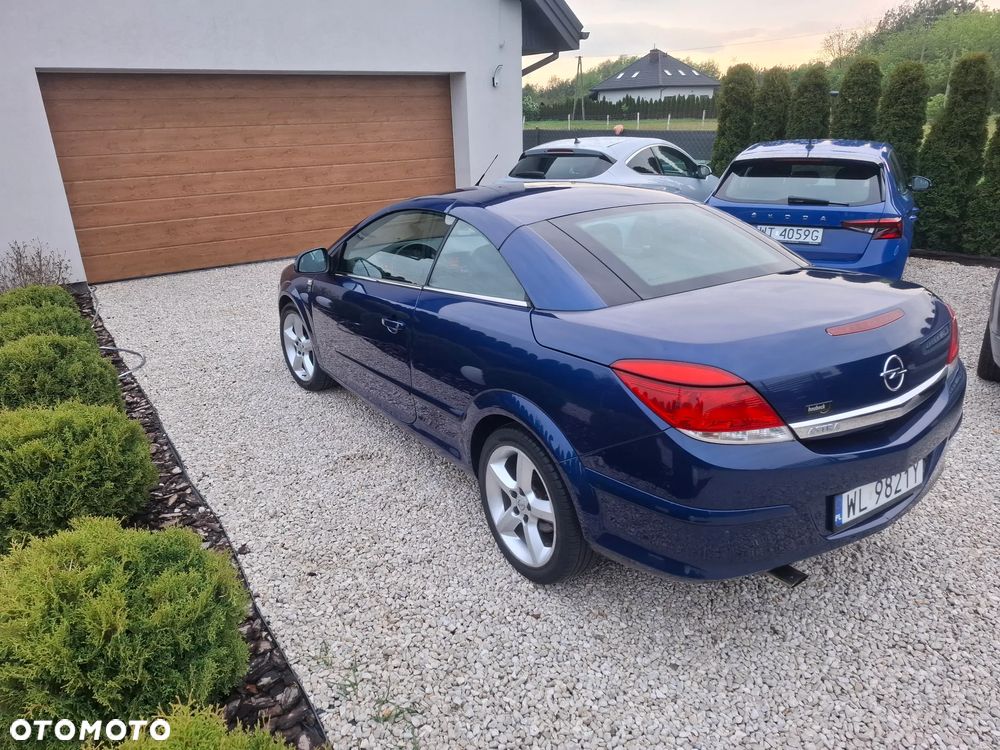 Opel Astra 1.8 Edition 111 Jahre - 9