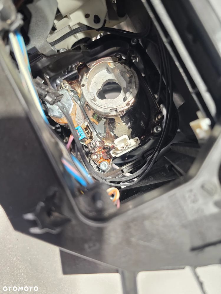 BMW E63 / E64 DYNAMIC XENON PRAWY PRAWA LAMPA PRZEDNIA PRZÓD , NR 7165800 , NR AUKCJI LPP191 - 22