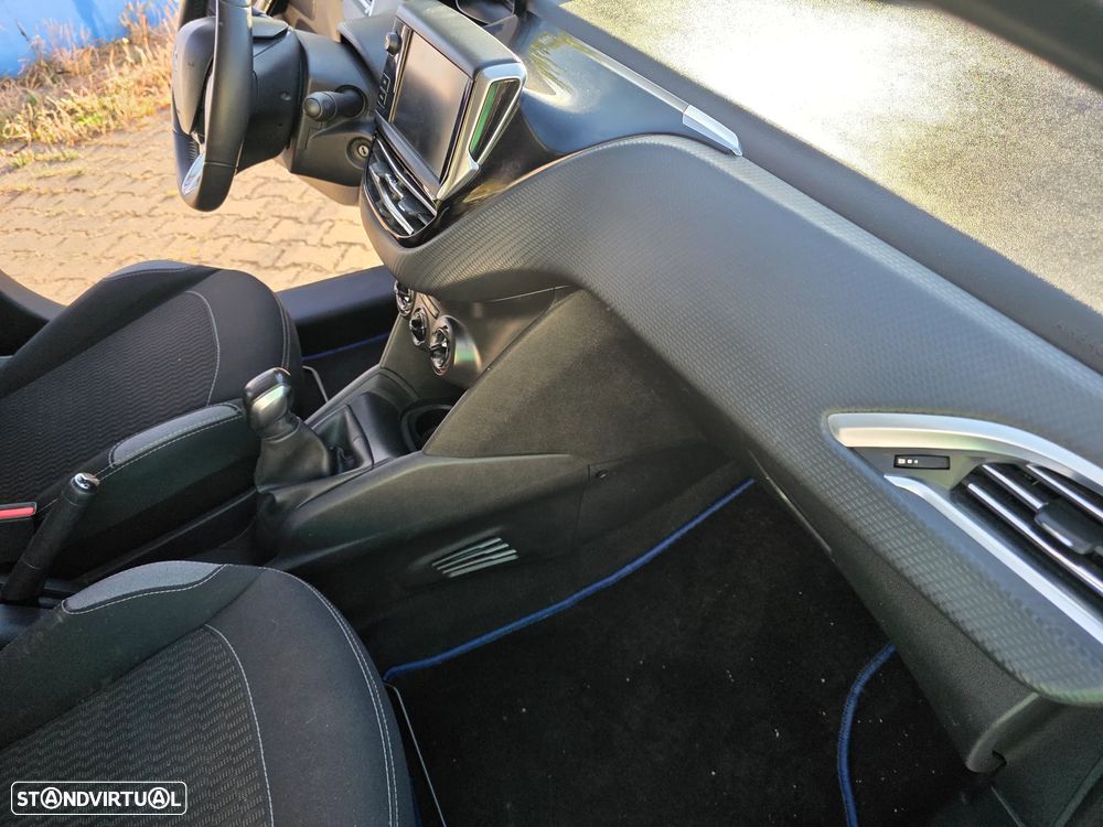 Peugeot 208 82 PureTech Style - 17