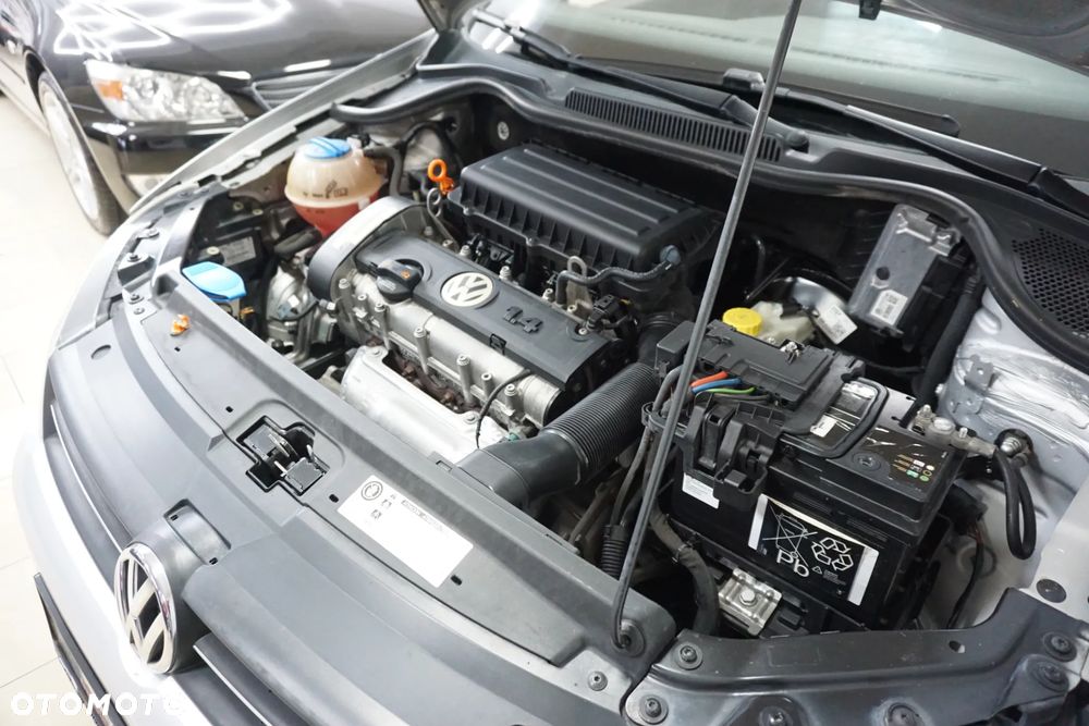 Volkswagen Polo 1.4 16V Comfortline - 18