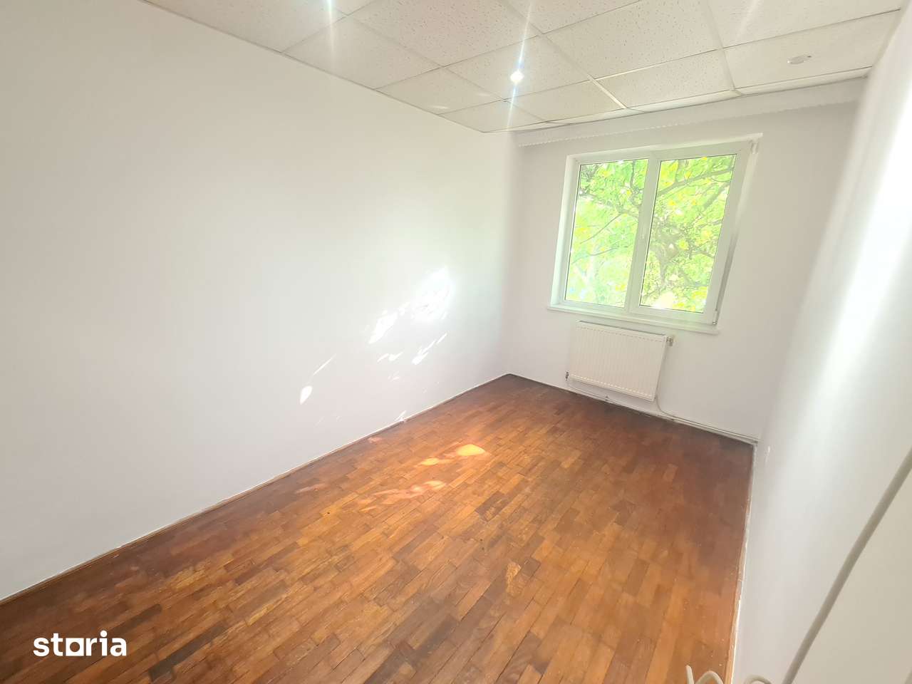 Apartament 3 camere, et.2, Gara-Bacau — fotografia 3