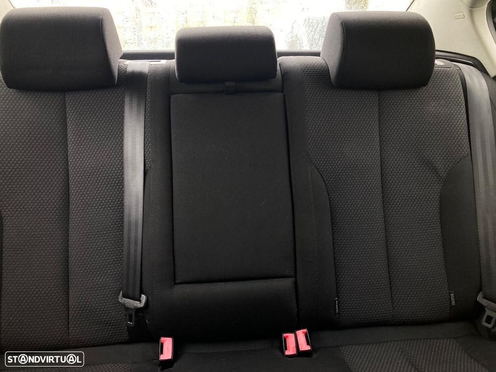 VW Passat 2.0 TDI Trendline Pack - 5