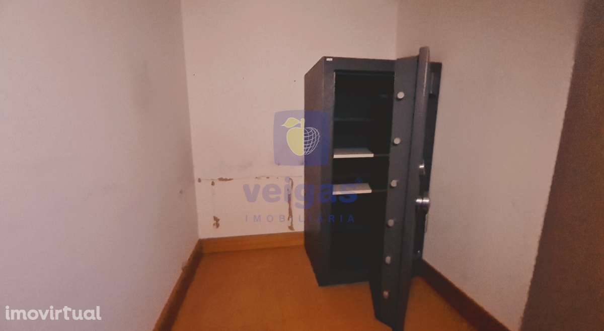 Loja Caldas da Rainha - Santo Onofre - Grande imagem: 3/12