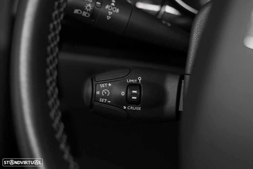 DS DS3 1.2 PureTech So Chic EAT6 - 17