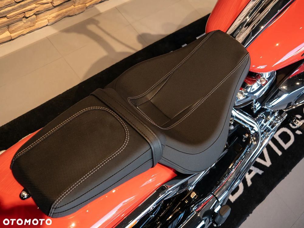 Harley-Davidson Softail Breakout - 14