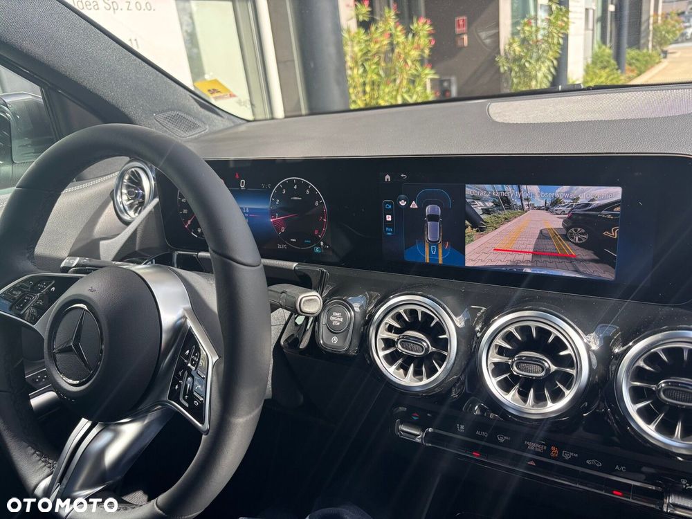 Mercedes-Benz GLA - 16