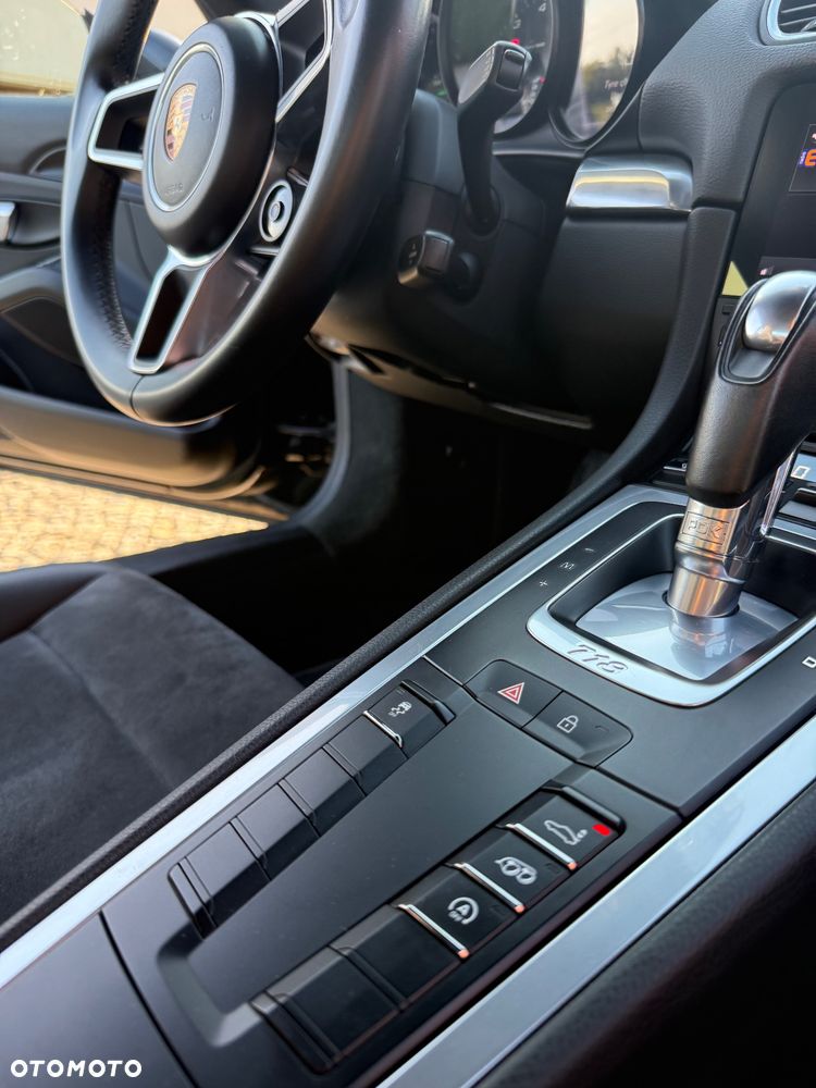 Porsche 718 Cayman - 15