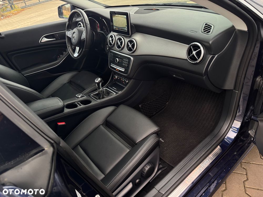 Mercedes-Benz CLA 180 d AMG Line - 25