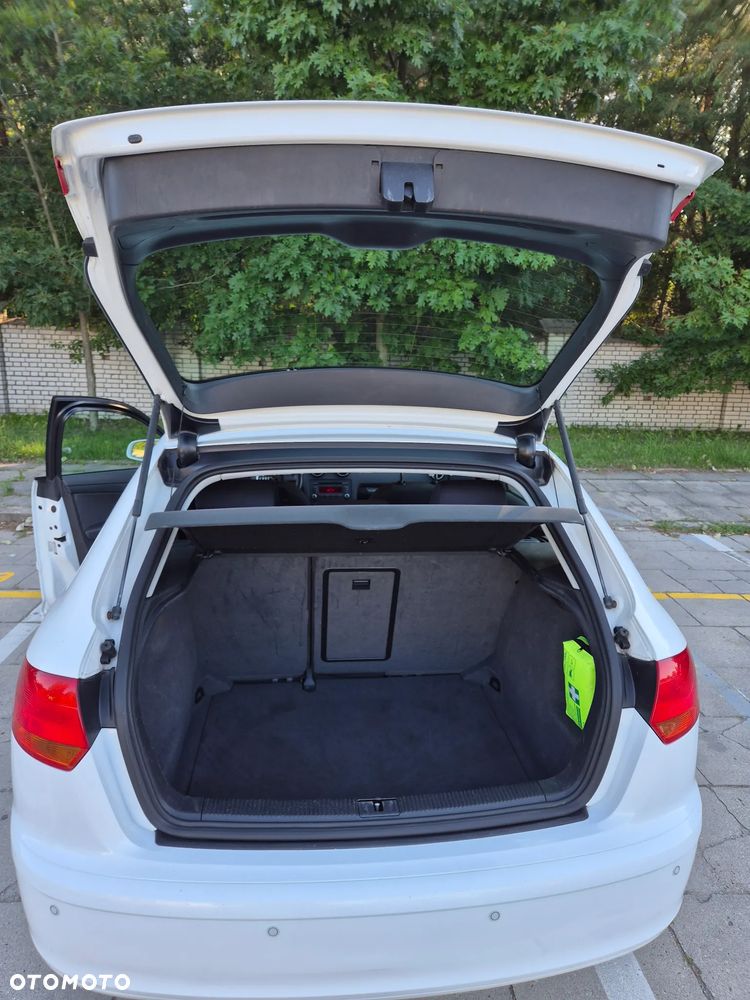 Audi A3 Sportback 1.6 Ambiente - 8