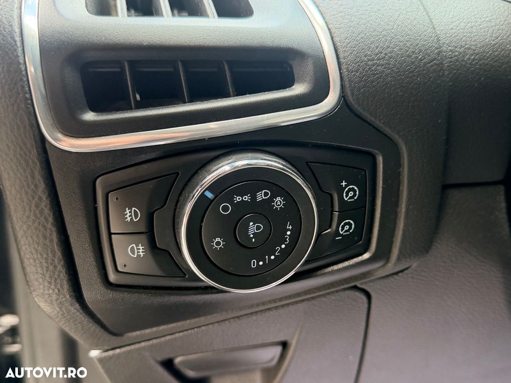 Ford Focus 1.6 TDCI DPF Titanium - 18