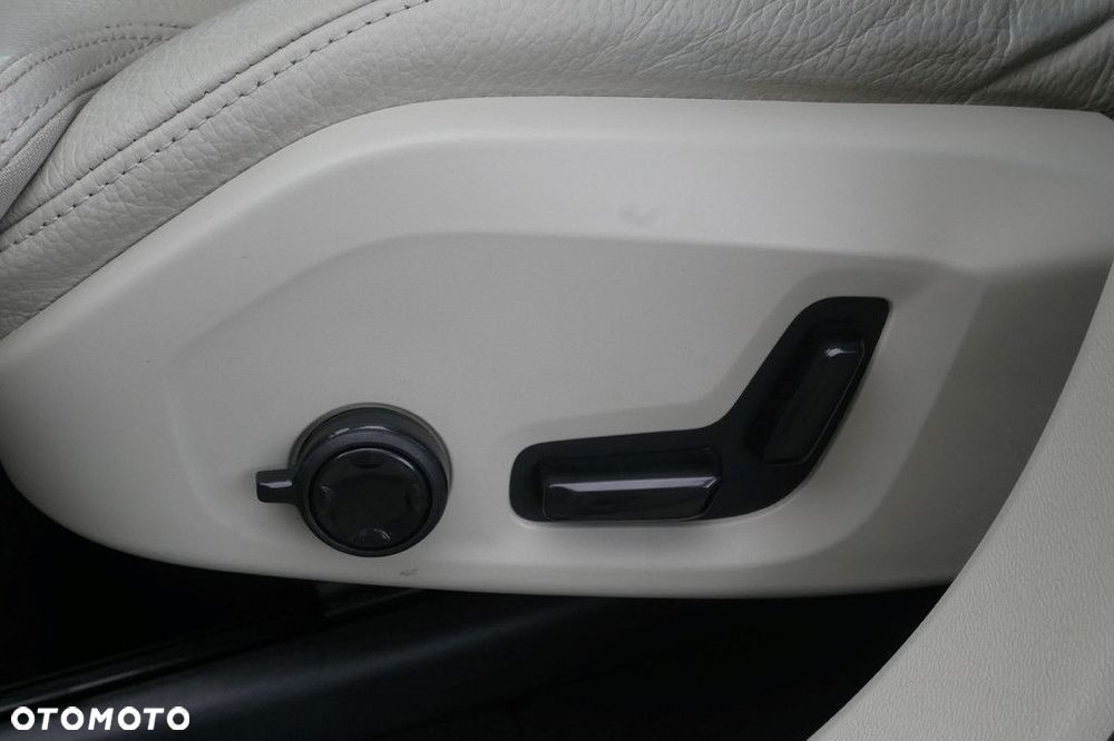 Volvo XC 60 - 33