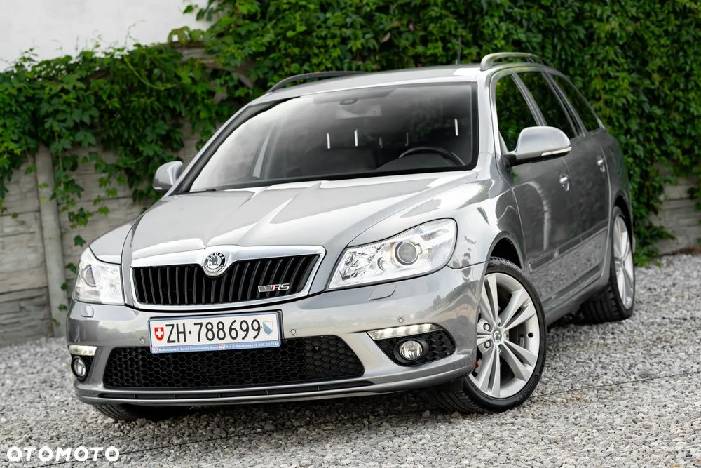 Skoda Octavia 2.0 TSI DSG RS - 6