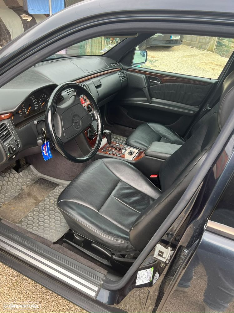 Mercedes-Benz E 300 TD Classic - 7