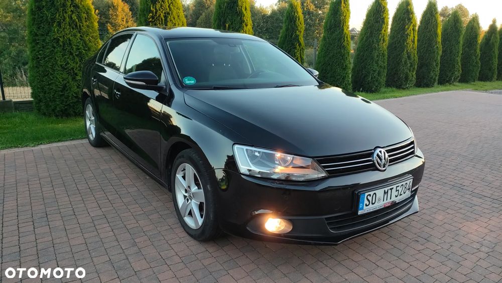 Volkswagen Jetta 1.2 TSI Life - 1