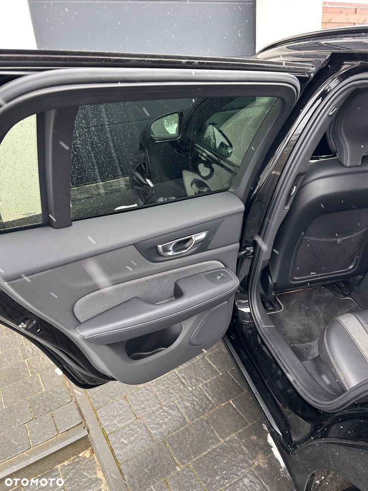 Volvo V60 D4 R-Design - 8