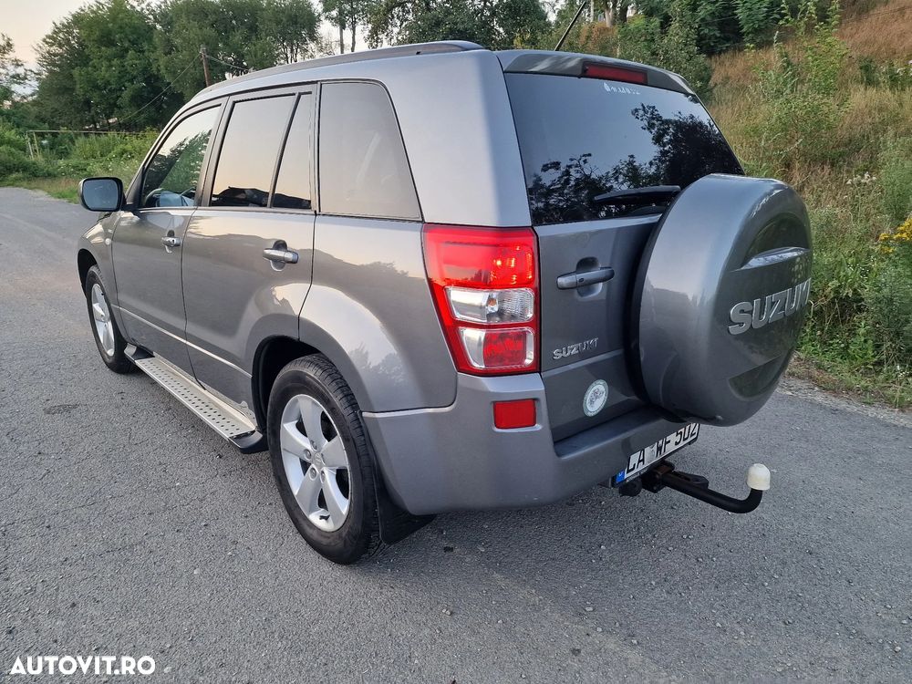 Suzuki Grand Vitara 1.9 DDiS Comfort DPF Family - 4