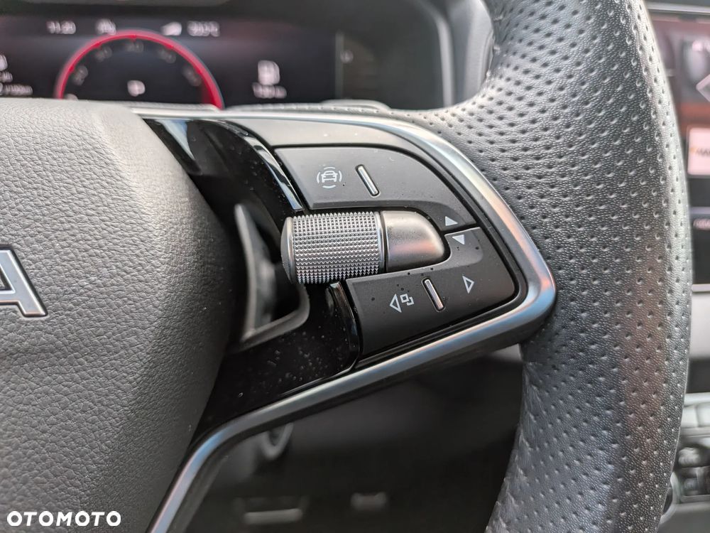 Skoda Karoq 1.5 TSI ACT Sportline DSG - 17