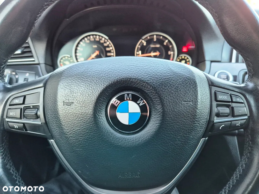 BMW Seria 5 518d Business Edition sport - 18