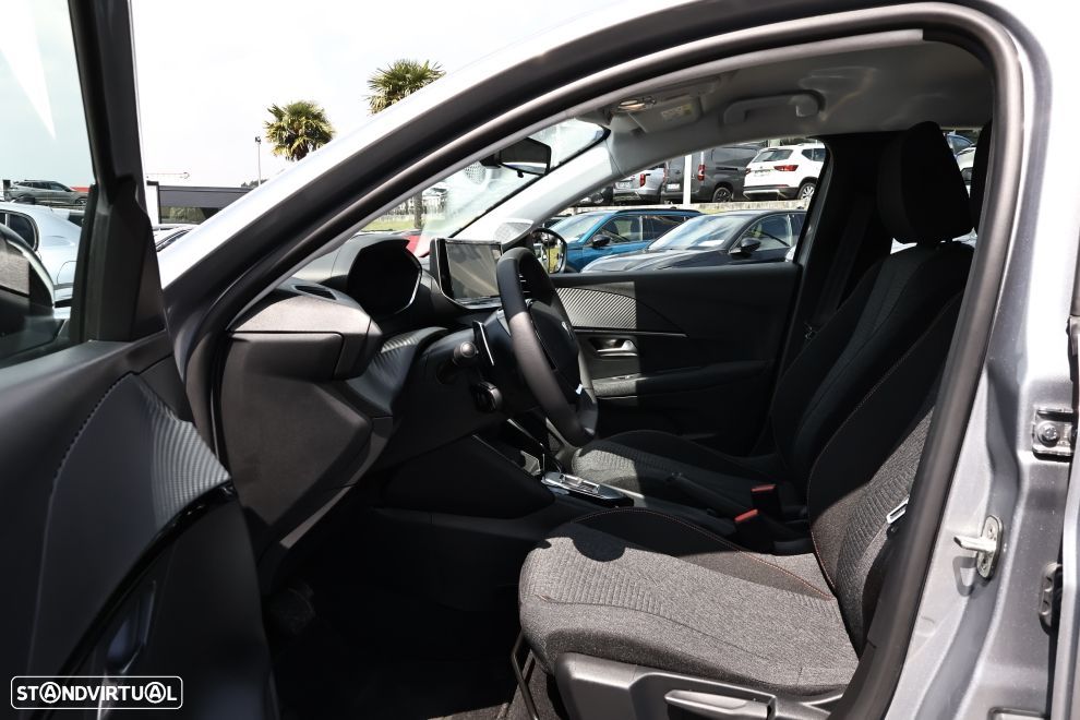 Peugeot 208 - 15