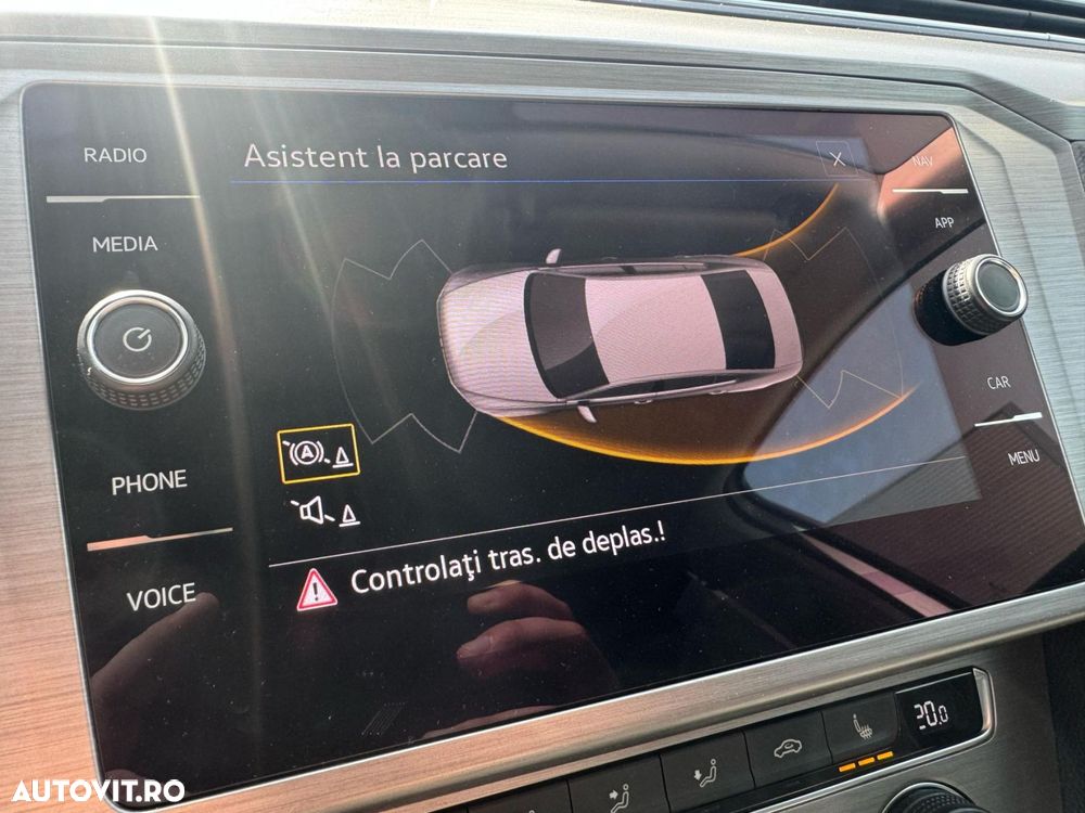 Volkswagen Passat 2.0 TDI DSG Advance - 22